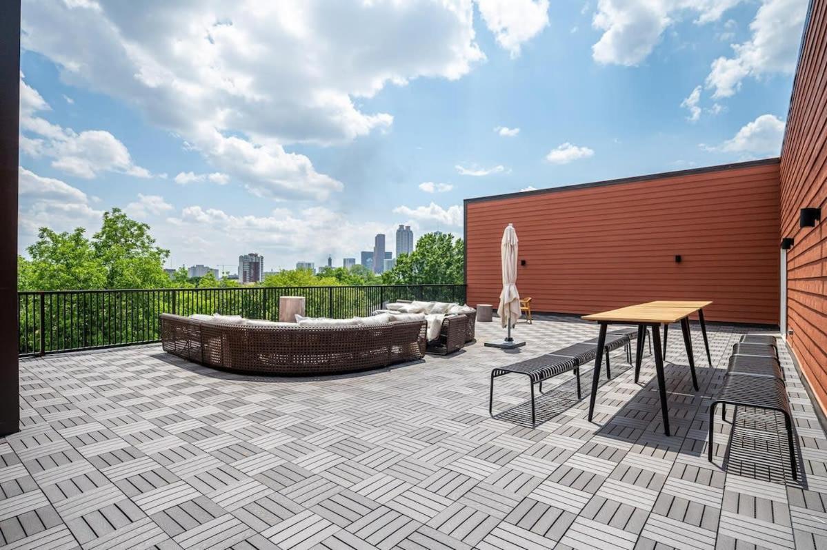 Vakantiehuis Downtown New-built Roof-top Balcony View 525pkwy